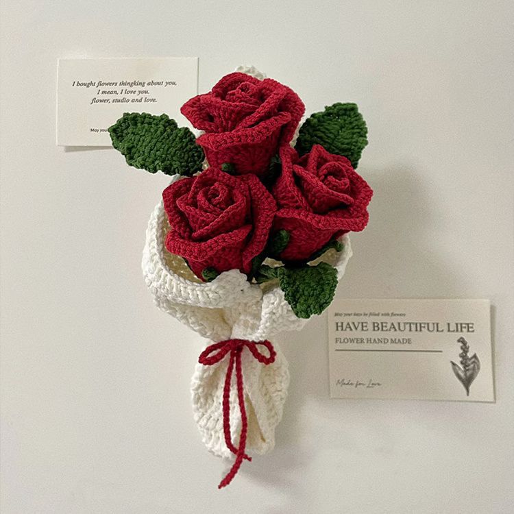 A knitted red rose bouquet — a perfect gift for your girlfriend